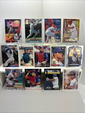 Ivan “Pudge” Rodriguez Rookie card in lot of 13 Texas Rangers